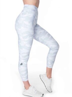 P'tula Light Gray & White Camo High-Waisted Leggings
